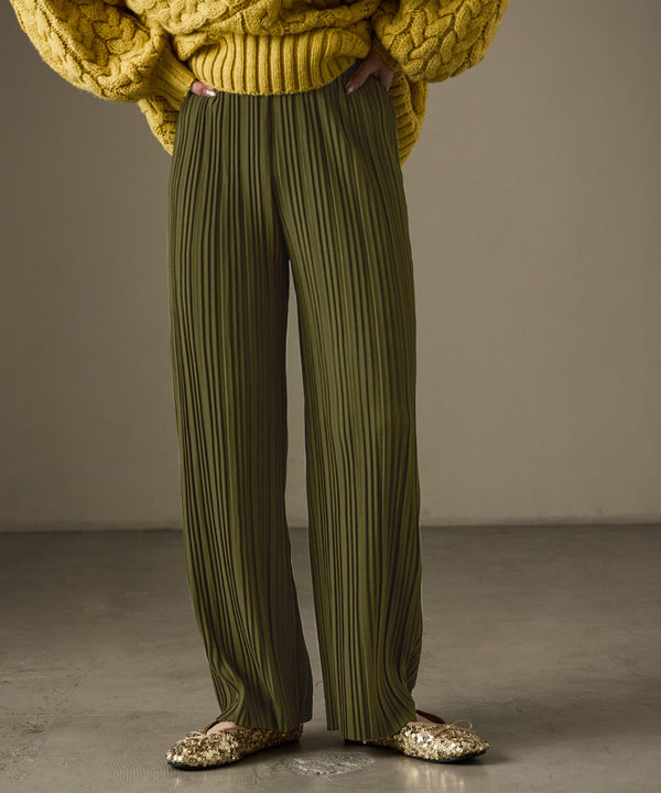 {"color":"\u30ab\u30fc\u30ad","info":"model\uff1aH158cm size\uff1aM"}