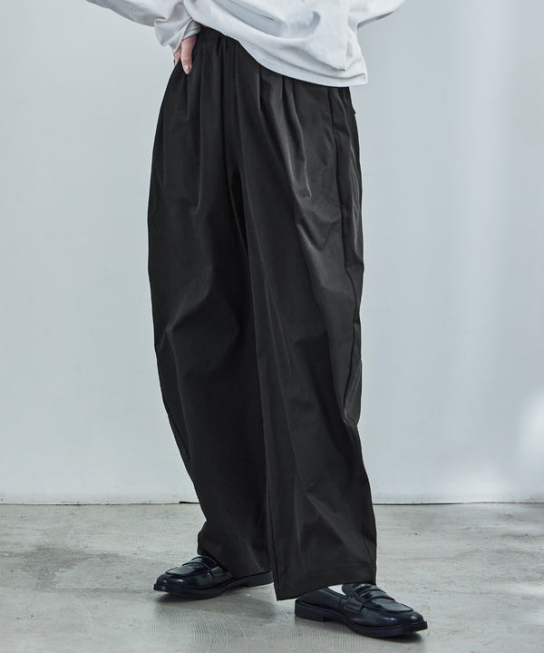 {"color":"\u30d6\u30e9\u30c3\u30af","info":"model\uff1aH158cm size\uff1aM"}