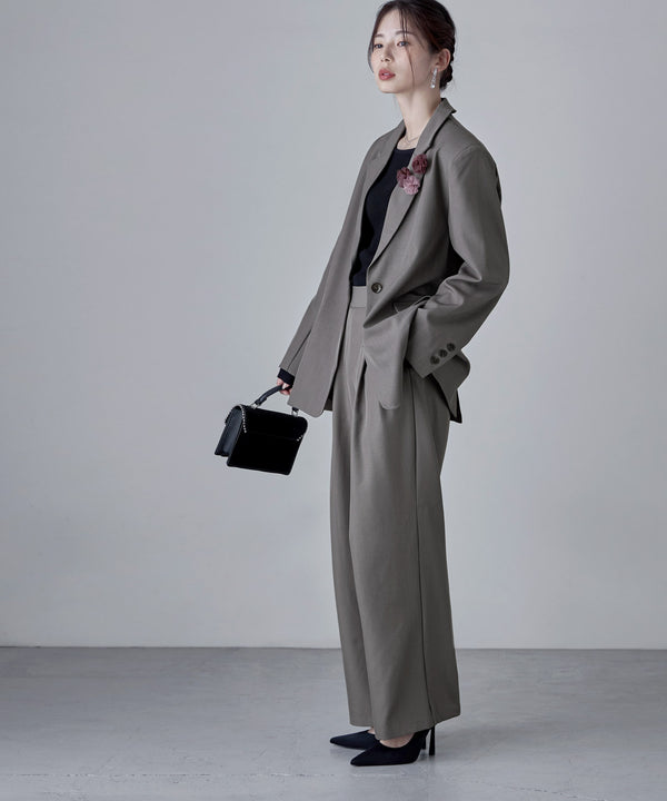 {"color":"\u30b0\u30ec\u30fc","info":"model\uff1aH166cm size\uff1aM"}