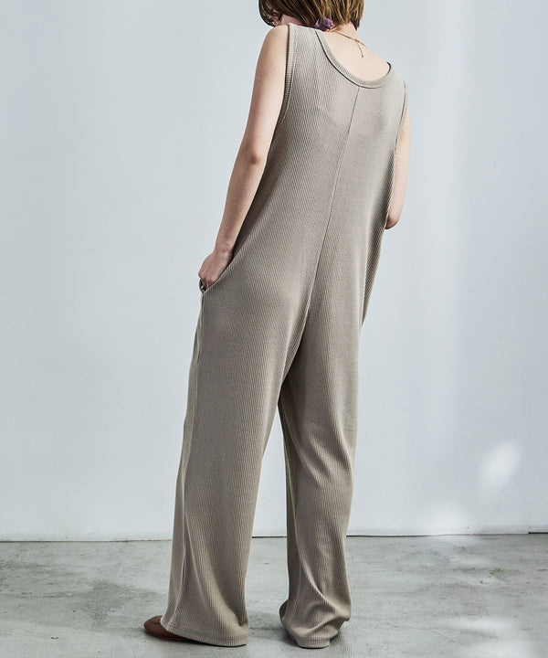 {"color":"\u30b0\u30ec\u30fc\u30b8\u30e5","info":"model\uff1aH158cm size\uff1aM"}