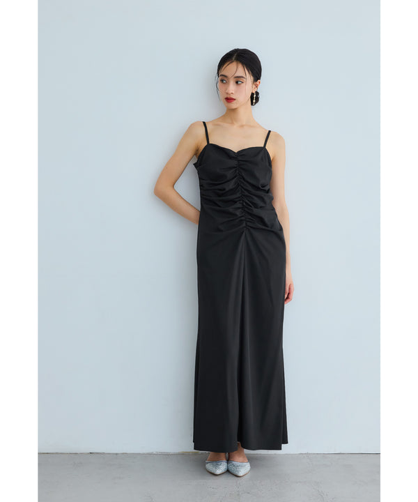 {"color":"\u30d6\u30e9\u30c3\u30af","info":"model\uff1aH165cm size\uff1aM"}