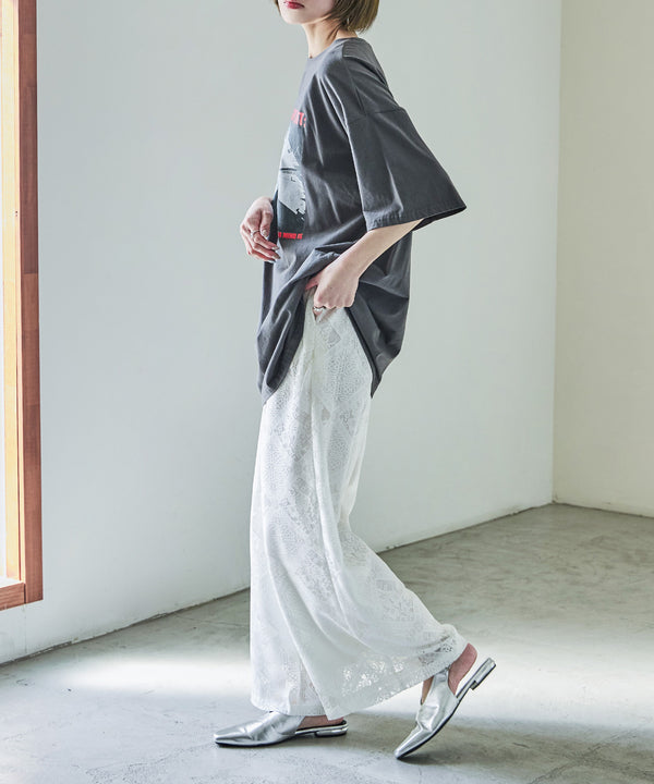 {"color":"\u30db\u30ef\u30a4\u30c8","info":"model\uff1aH158cm size\uff1aM"}