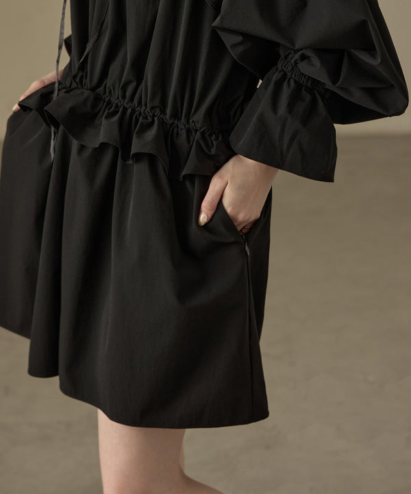 {"color":"\u30d6\u30e9\u30c3\u30af","info":"model\uff1aH158cm size\uff1aM"}