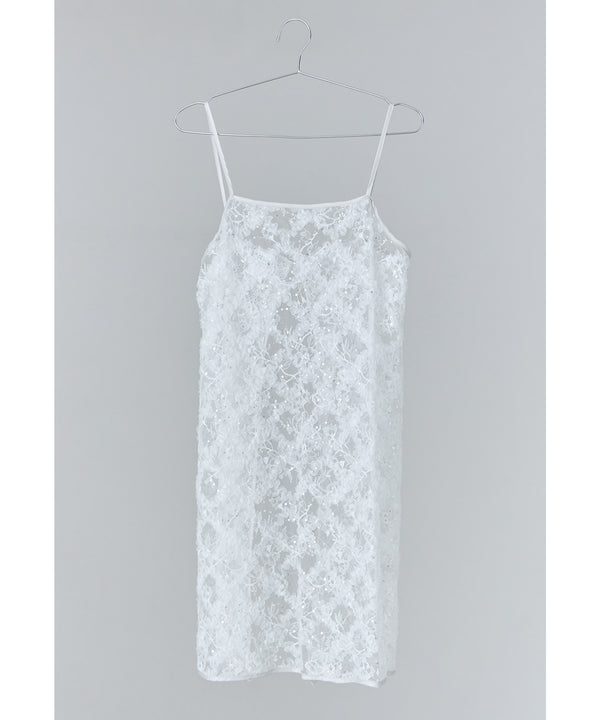 {"color":"\u30ec\u30fc\u30b9\u30aa\u30d5\u30db\u30ef\u30a4\u30c8","info":""}