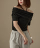 {"color":"\u30d6\u30e9\u30c3\u30af","info":"model\uff1aH158cm size\uff1aF"}