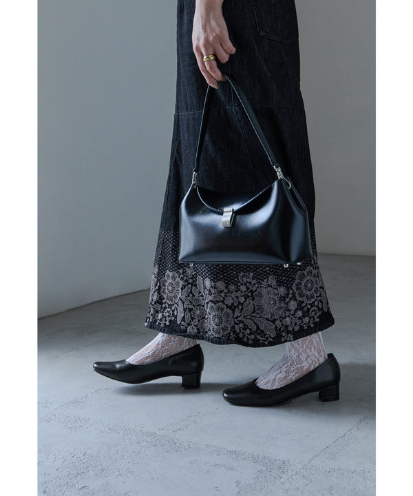 {"color":"\u30d6\u30e9\u30c3\u30af","info":""}