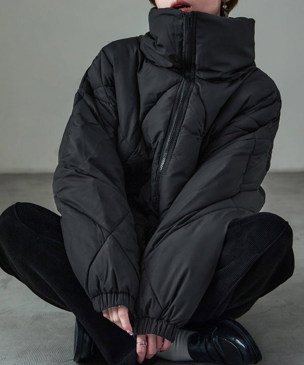 {"color":"\u30d6\u30e9\u30c3\u30af","info":"model\uff1aH158cm size\uff1aM"}