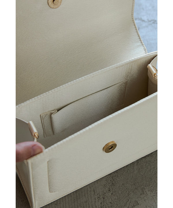 {"color":"","info":""}