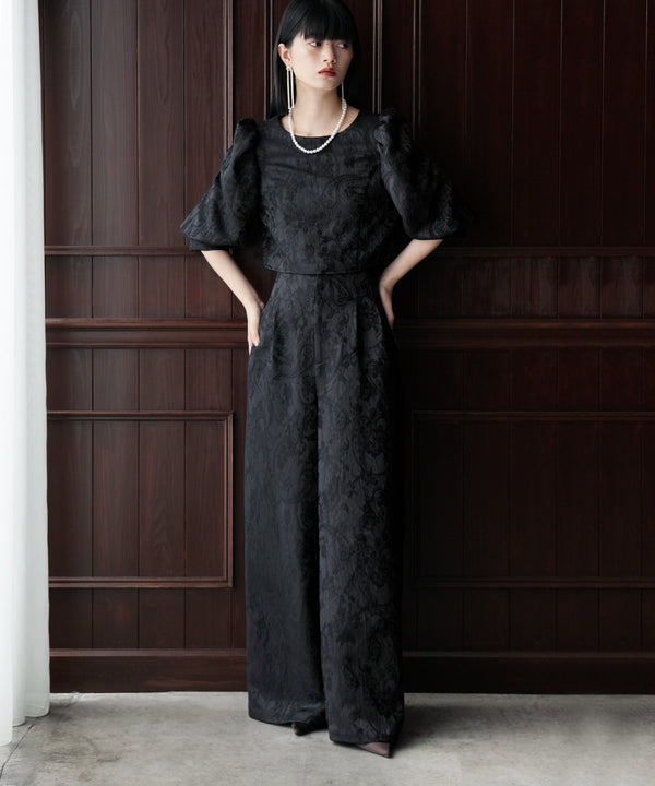 {"color":"\u30d6\u30e9\u30c3\u30af","info":"model\uff1aH163cm size\uff1aM"}