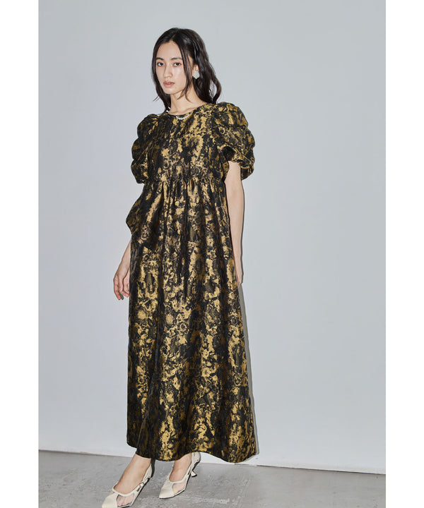 {"color":"\u30d6\u30ed\u30f3\u30ba","info":"model\uff1aH165cm size\uff1aM(TALL)"}