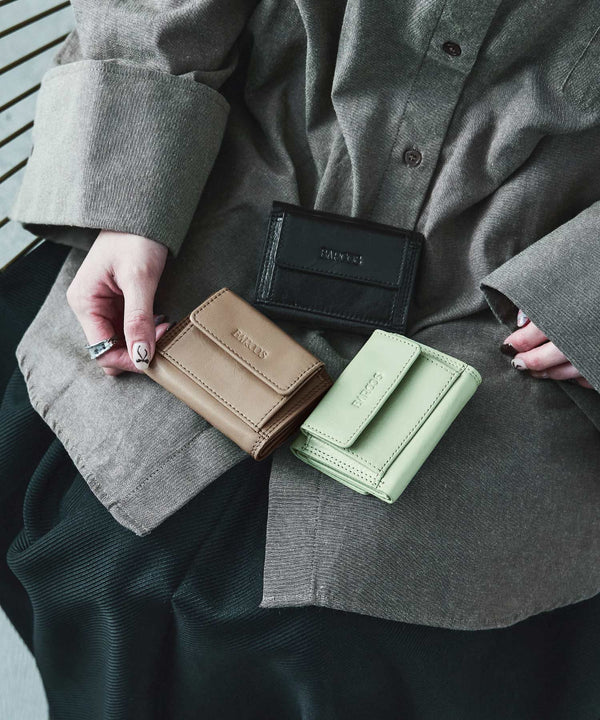 {"color":"\u30d6\u30e9\u30c3\u30af","info":"model\uff1aH158cm size\uff1aF"}