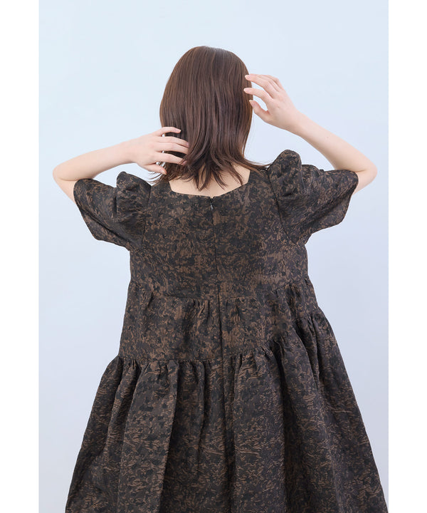 {"color":"\u30d6\u30e9\u30a6\u30f3","info":"model\uff1aH166cm size\uff1aM"}
