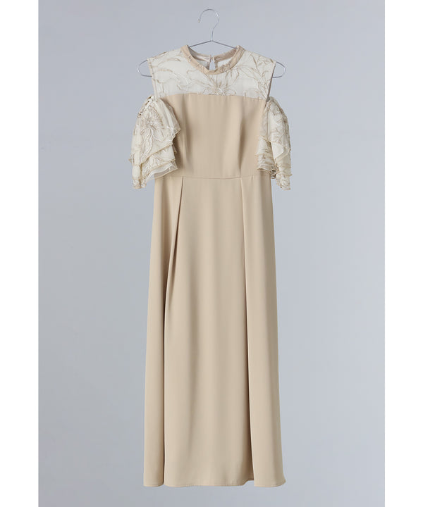 {"color":"\u30d9\u30fc\u30b8\u30e5","info":""}