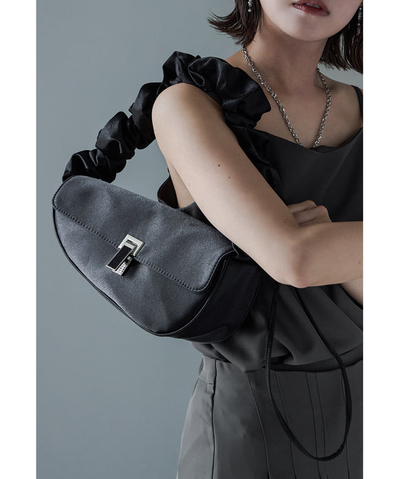 {"color":"\u30d6\u30e9\u30c3\u30af","info":""}