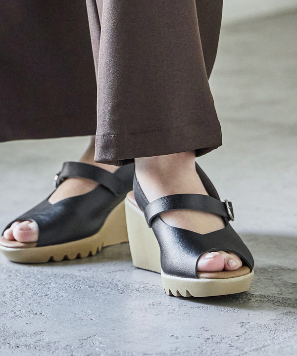 {"color":"\u30d6\u30e9\u30c3\u30af","info":"model\uff1aH158cm size\uff1aL(23.5-24cm)"}