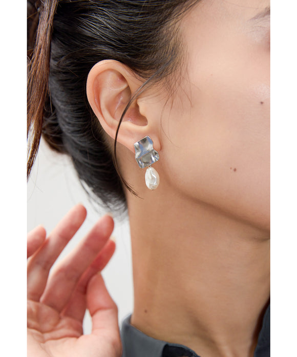 {"color":"\u30b7\u30eb\u30d0\u30fc","info":""}