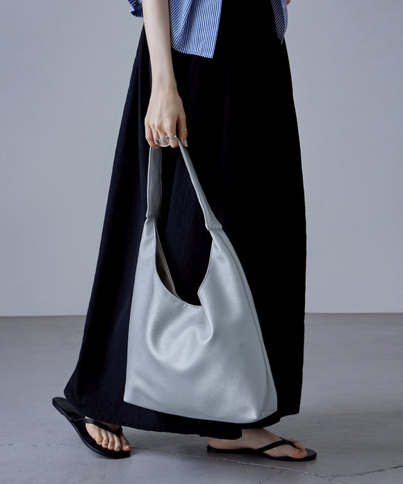 {"color":"\u30b7\u30eb\u30d0\u30fc","info":"model\uff1aH170cm size\uff1aF"}