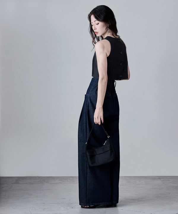 {"color":"\u30d6\u30e9\u30c3\u30af","info":"model\uff1aH166cm size\uff1aM"}