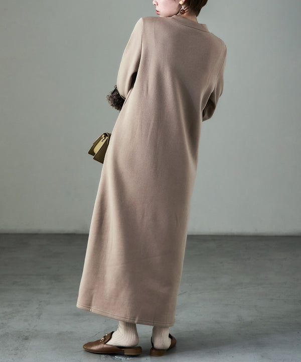 {"color":"\u30b0\u30ec\u30fc\u30b8\u30e5","info":"model\uff1aH158cm size\uff1aM"}