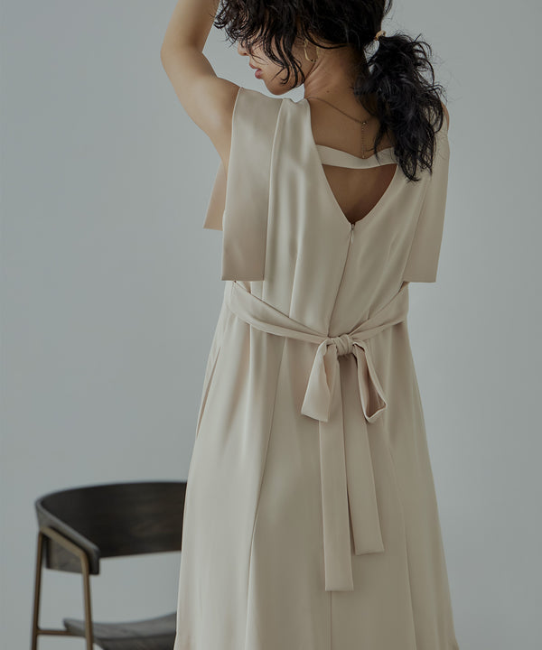 {"color":"\u30d9\u30fc\u30b8\u30e5","info":"model\uff1aH167cm size\uff1aM"}