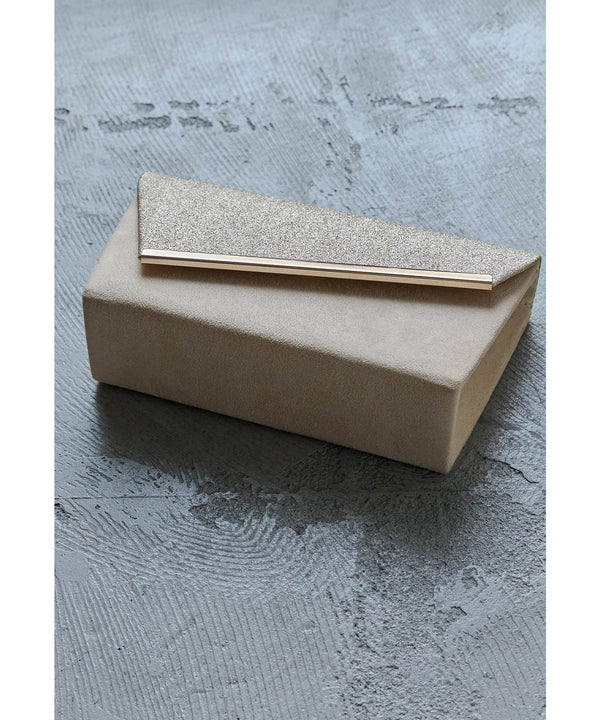 {"color":"","info":""}