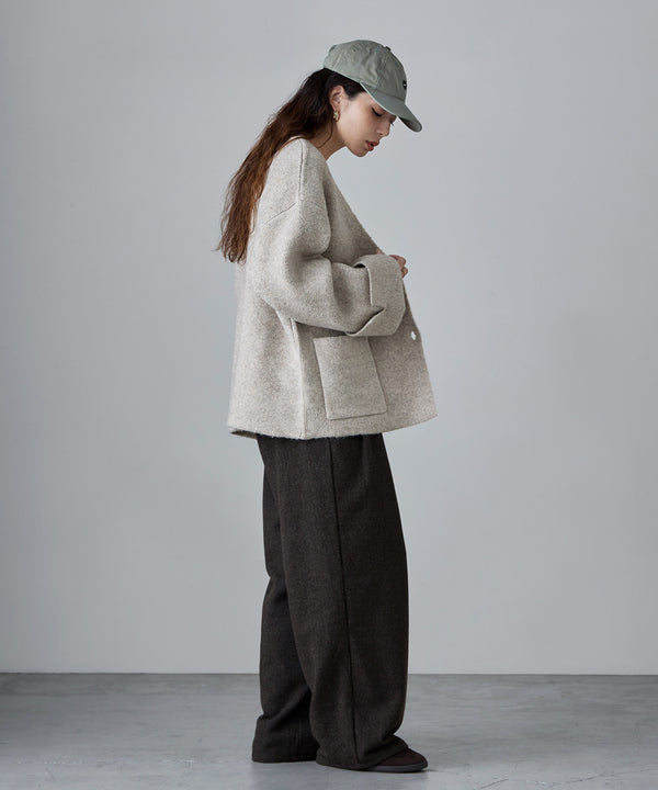 {"color":"\u30d9\u30fc\u30b8\u30e5","info":"model\uff1aH166cm size\uff1aM"}