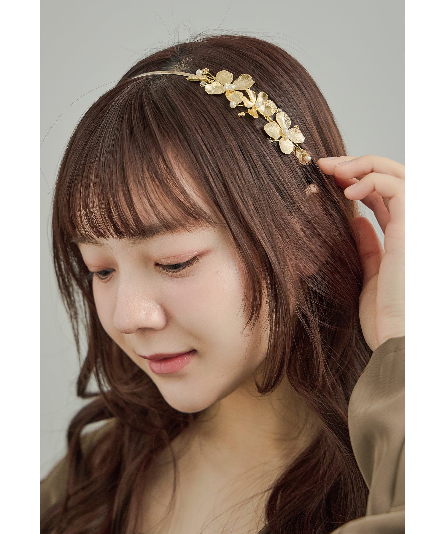 メタルフラワーカチューシャ パール お花 ヘアアクセサリー ゴールド