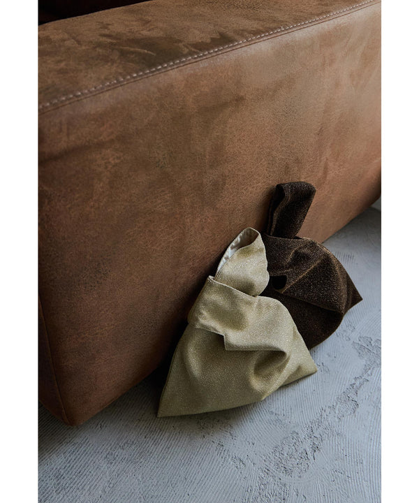 {"color":"","info":""}