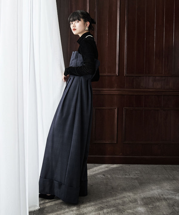 {"color":"\u30d6\u30e9\u30c3\u30af","info":"model\uff1aH163cm size\uff1aM"}