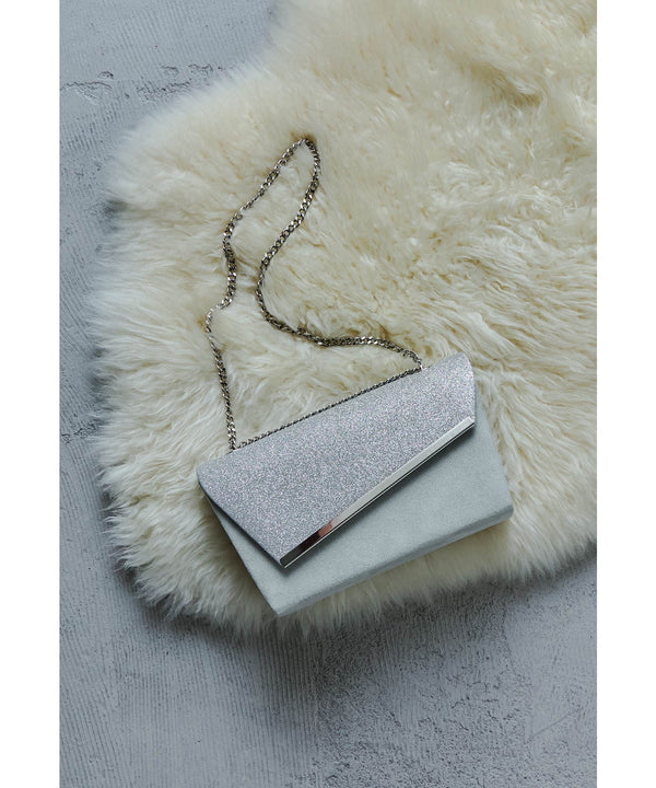 {"color":"","info":""}