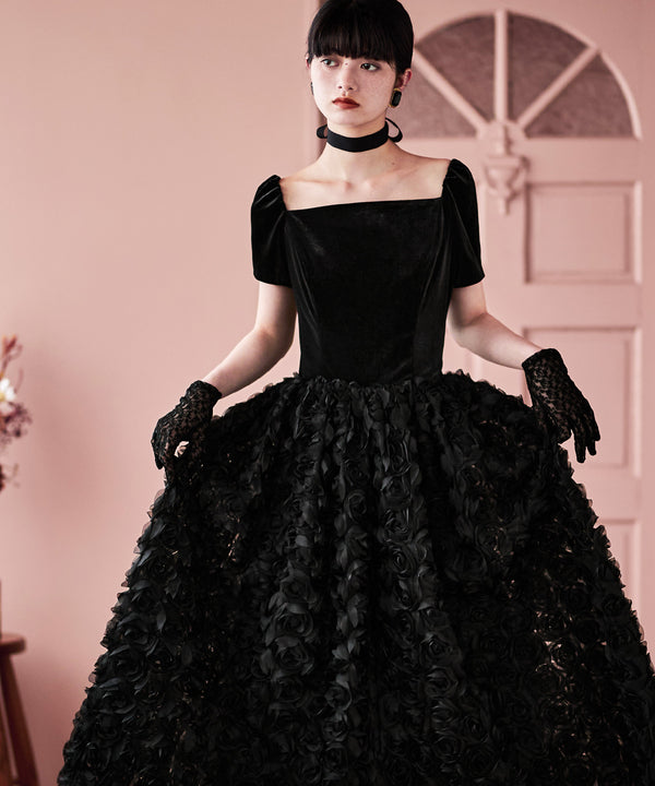 {"color":"\u30d6\u30e9\u30c3\u30af","info":"model\uff1aH163cm size\uff1aM"}