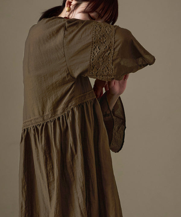 {"color":"\u30d6\u30e9\u30a6\u30f3","info":"model\uff1aH158cm size\uff1aM"}