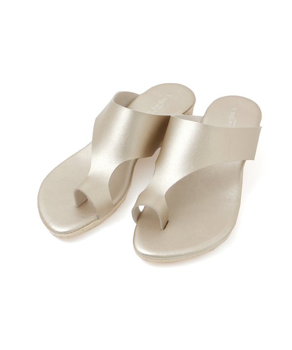 {"color":"\u30b4\u30fc\u30eb\u30c9","info":""}