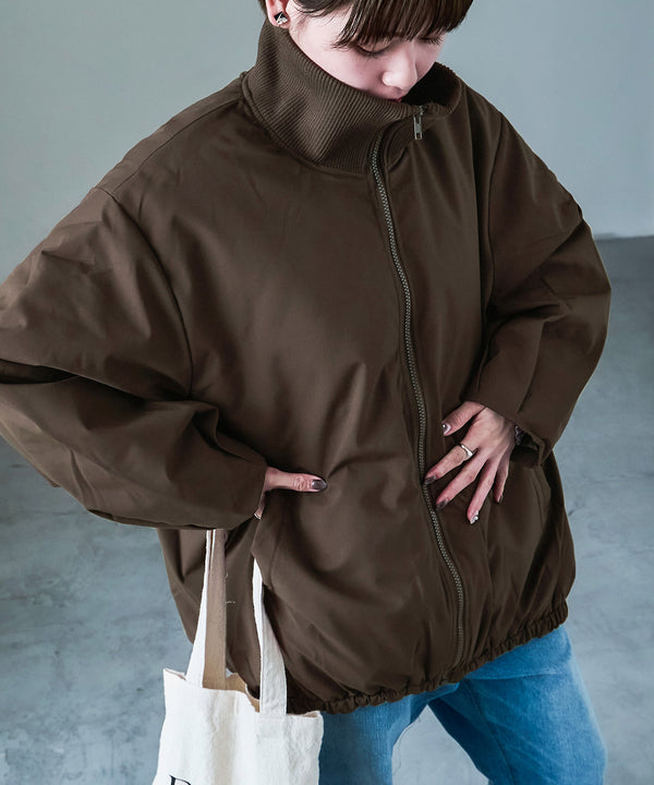 {"color":"\u30c0\u30fc\u30af\u30d6\u30e9\u30a6\u30f3","info":"model\uff1aH158cm size\uff1aM"}