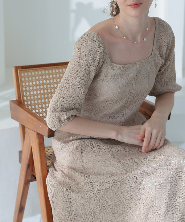 {"color":"\u30d9\u30fc\u30b8\u30e5","info":""}