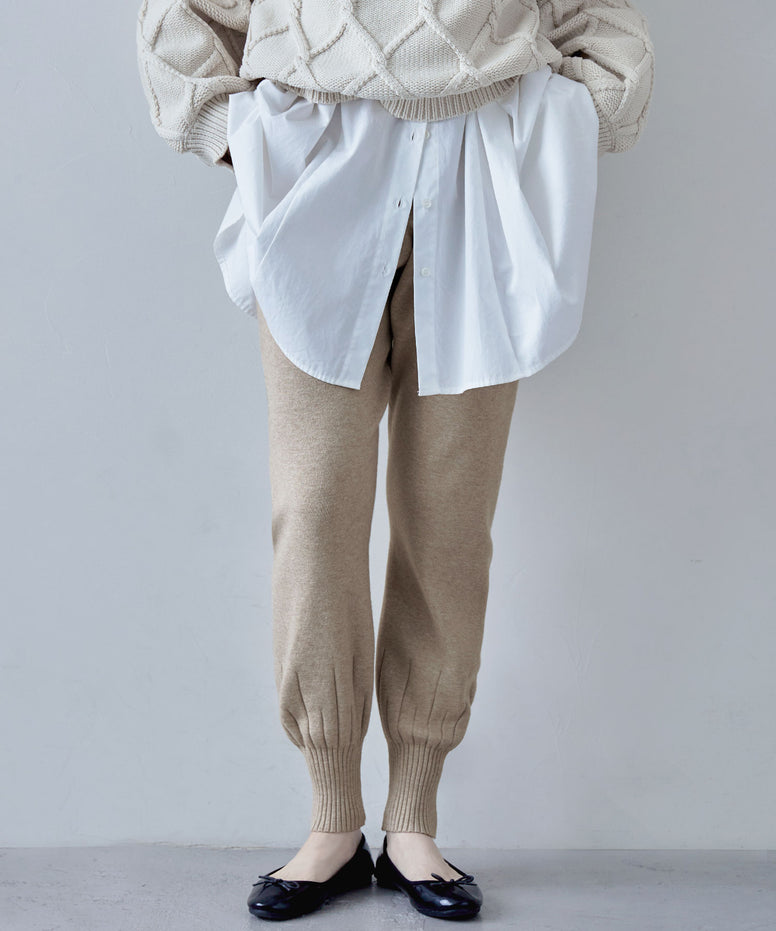 {"color":"\u30d9\u30fc\u30b8\u30e5","info":"model\uff1aH170cm size\uff1aF"}