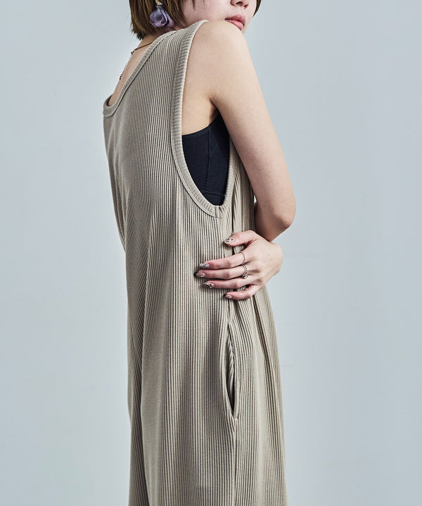 {"color":"\u30b0\u30ec\u30fc\u30b8\u30e5","info":"model\uff1aH158cm size\uff1aM"}