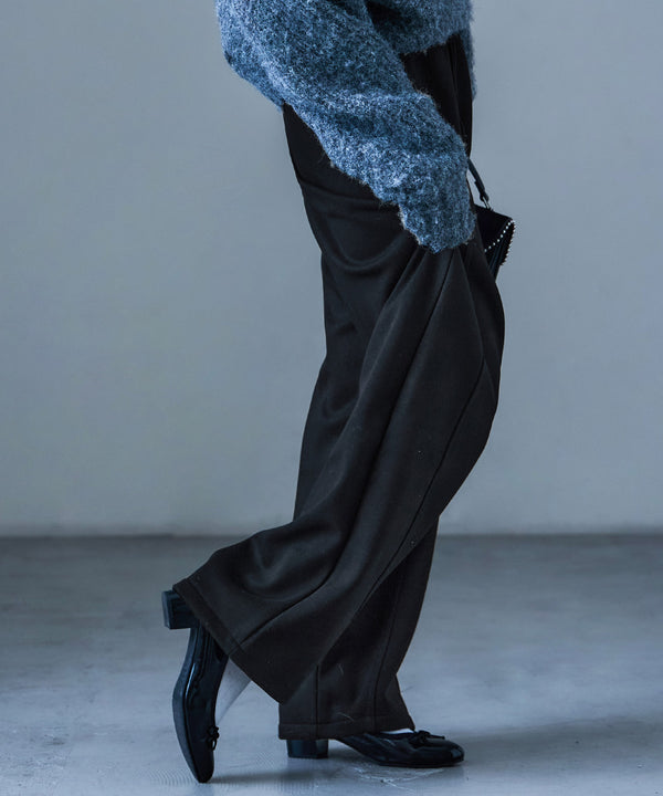 {"color":"\u30d6\u30e9\u30c3\u30af","info":"model\uff1aH158cm size\uff1aM"}