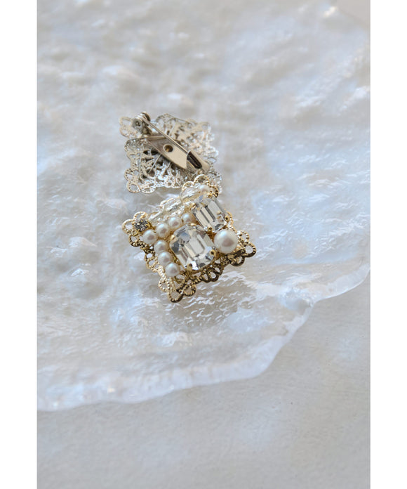 {"color":"\u30b4\u30fc\u30eb\u30c9","info":""}