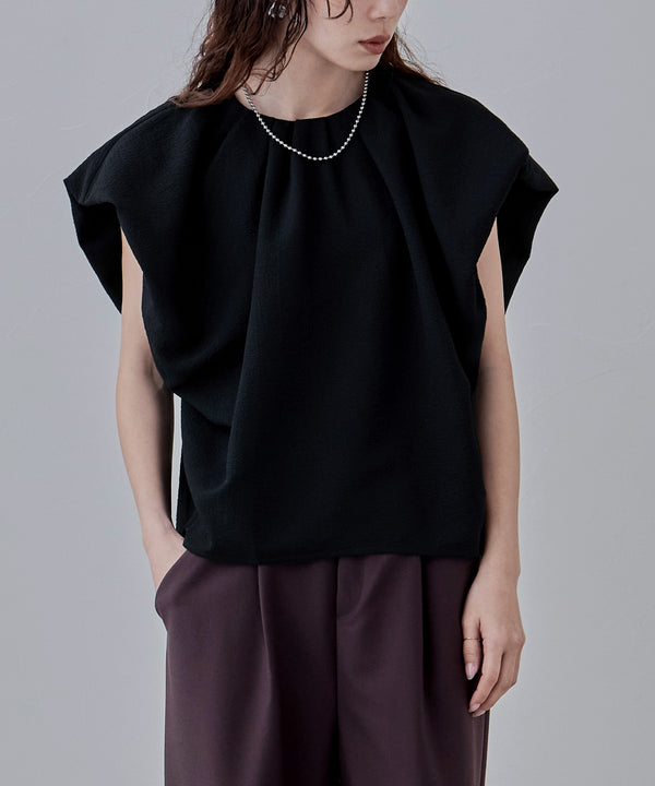 {"color":"\u30d6\u30e9\u30c3\u30af","info":"model\uff1aH166cm size\uff1aM"}