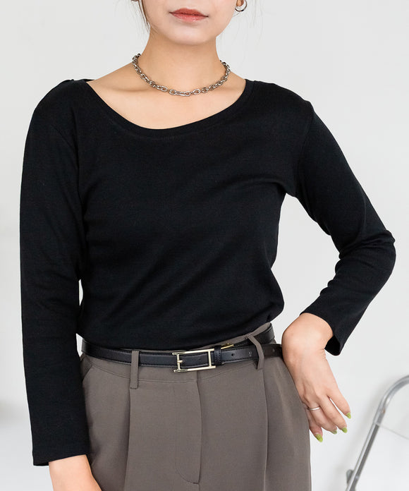 {"color":"\u30d6\u30e9\u30c3\u30af","info":"model\uff1aH160cm size\uff1aM"}