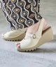 {"color":"\u30db\u30ef\u30a4\u30c8","info":"model\uff1aH158cm size\uff1aL(23.5-24cm)"}