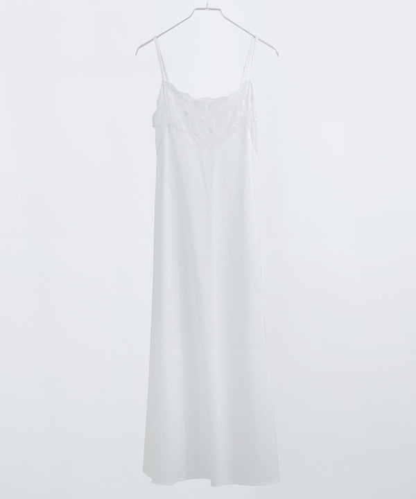 {"color":"\u30db\u30ef\u30a4\u30c8","info":"model\uff1aH157cm size\uff1aM"}