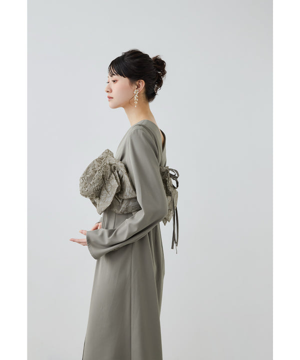 {"color":"\u30b0\u30ec\u30fc\u30b8\u30e5","info":"model\uff1aH166cm size\uff1aM"}