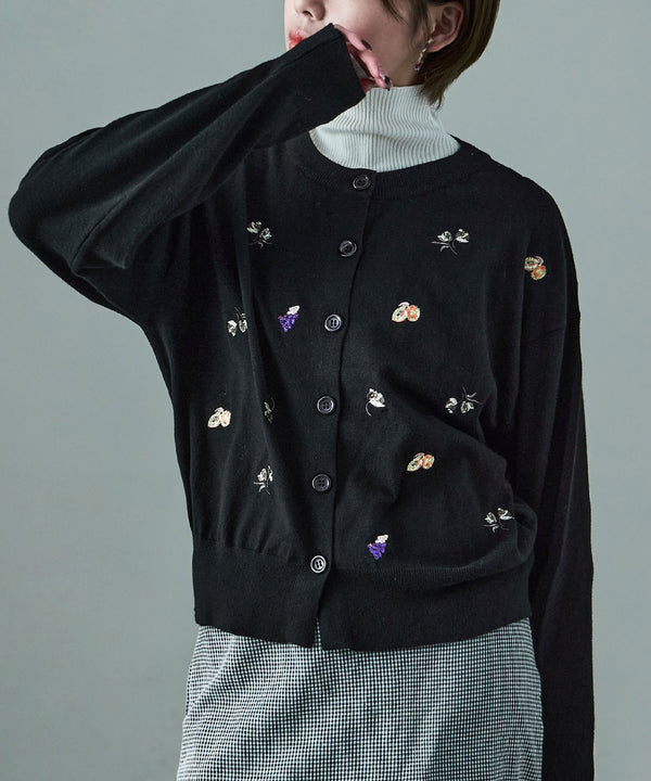 {"color":"\u30d6\u30e9\u30c3\u30af","info":"model\uff1aH158cm size\uff1aM"}