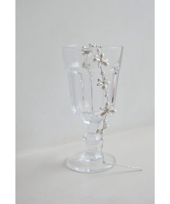 {"color":"\u30b7\u30eb\u30d0\u30fc","info":""}