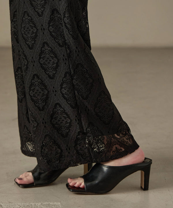 {"color":"\u30d6\u30e9\u30c3\u30af","info":"model\uff1aH158cm size\uff1aM"}