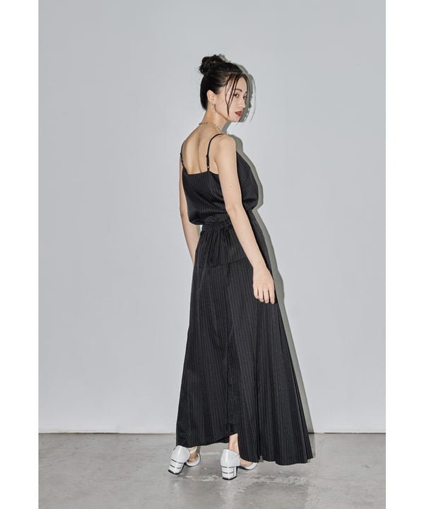 {"color":"\u30d6\u30e9\u30c3\u30af","info":"model\uff1aH165cm size\uff1aM"}