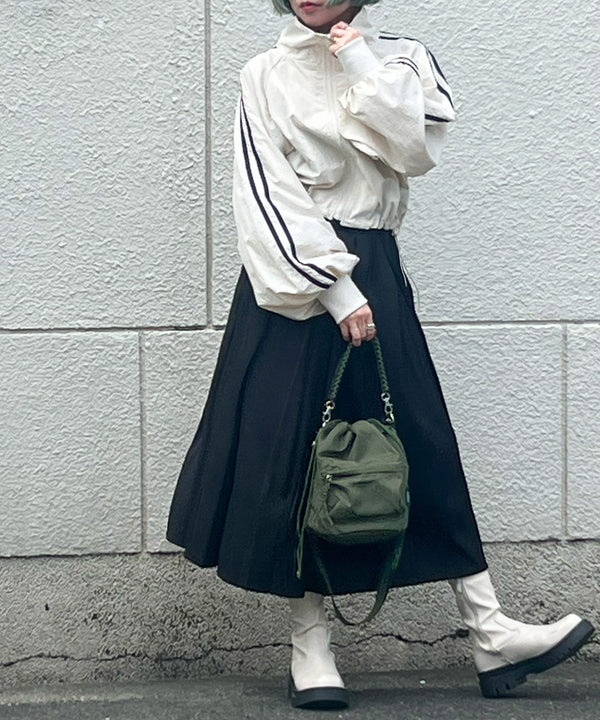 {"color":"\u30ab\u30fc\u30ad","info":"model\uff1aH155cm size\uff1aF"}