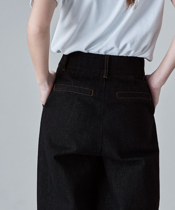 {"color":"\u30d6\u30e9\u30c3\u30af","info":"model\uff1aH166cm size\uff1aS"}